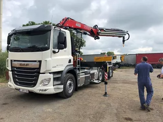 DAF CF 480 FAQ +Fassi Kraan F235A2.24 + Containerhaak TAM T20 +